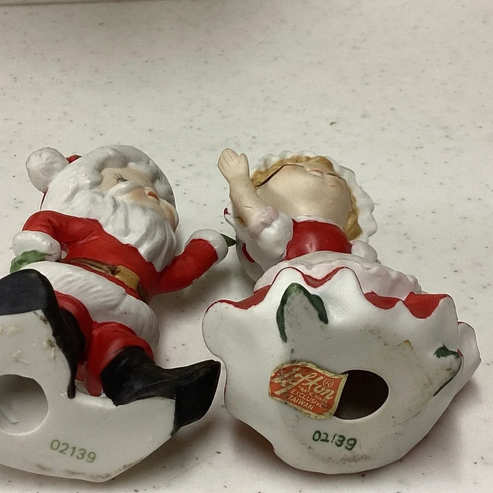 Lefton Santa & Mrs. Claus Christmas Figurines Set of 2 Ceramic Hand Painted